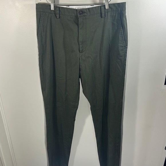 Dockers Green‎ Chinos Classic Tailored Khakis Dark Green Gray Men's Dress Pants - Picture 1 of 7